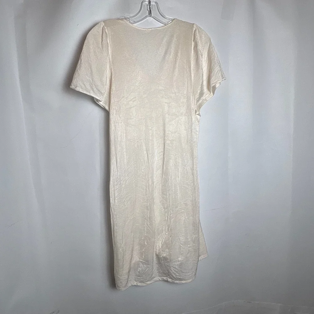 Vintage Cream Nylon Nightgown 1XL Floral Embroidery Short Sleeve Sleep Dress USA